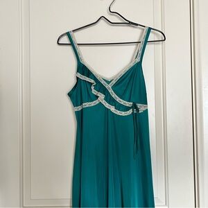 Vintage Emeraldld Slip Dress Nightgown
